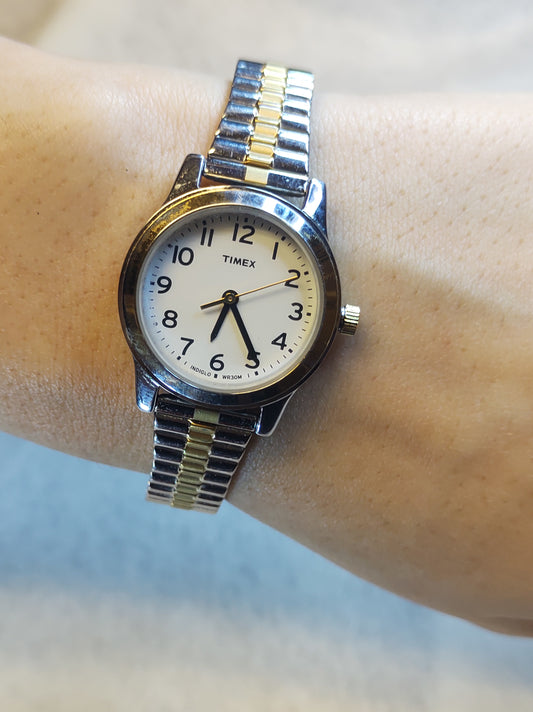 Pre-owned Timex ladies quartz..white dial two tone bracket.