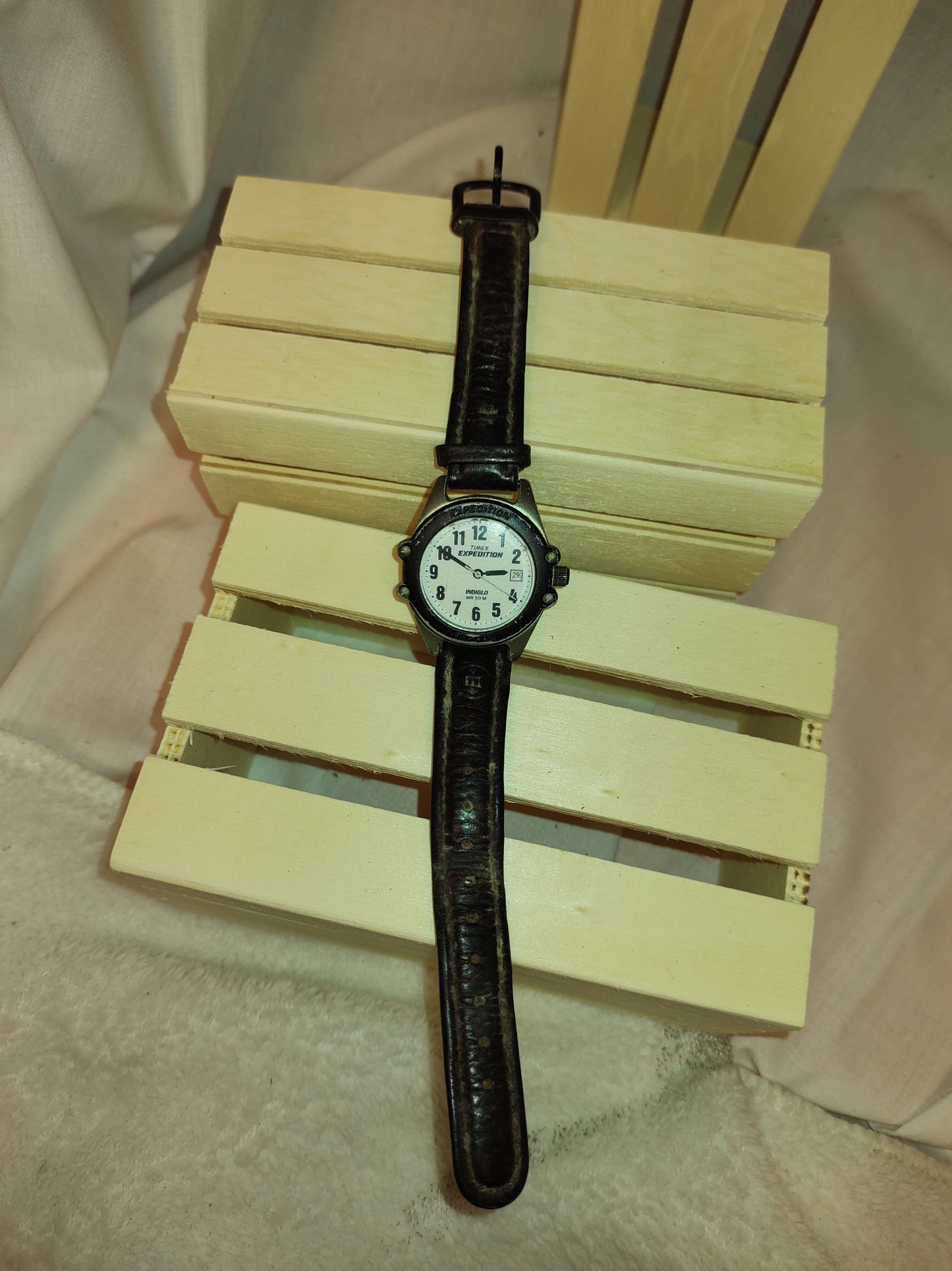 Pre-owned Timex Expedition Indgol ladies watch sign of wear ..whit dial that lights up when you push the  run well