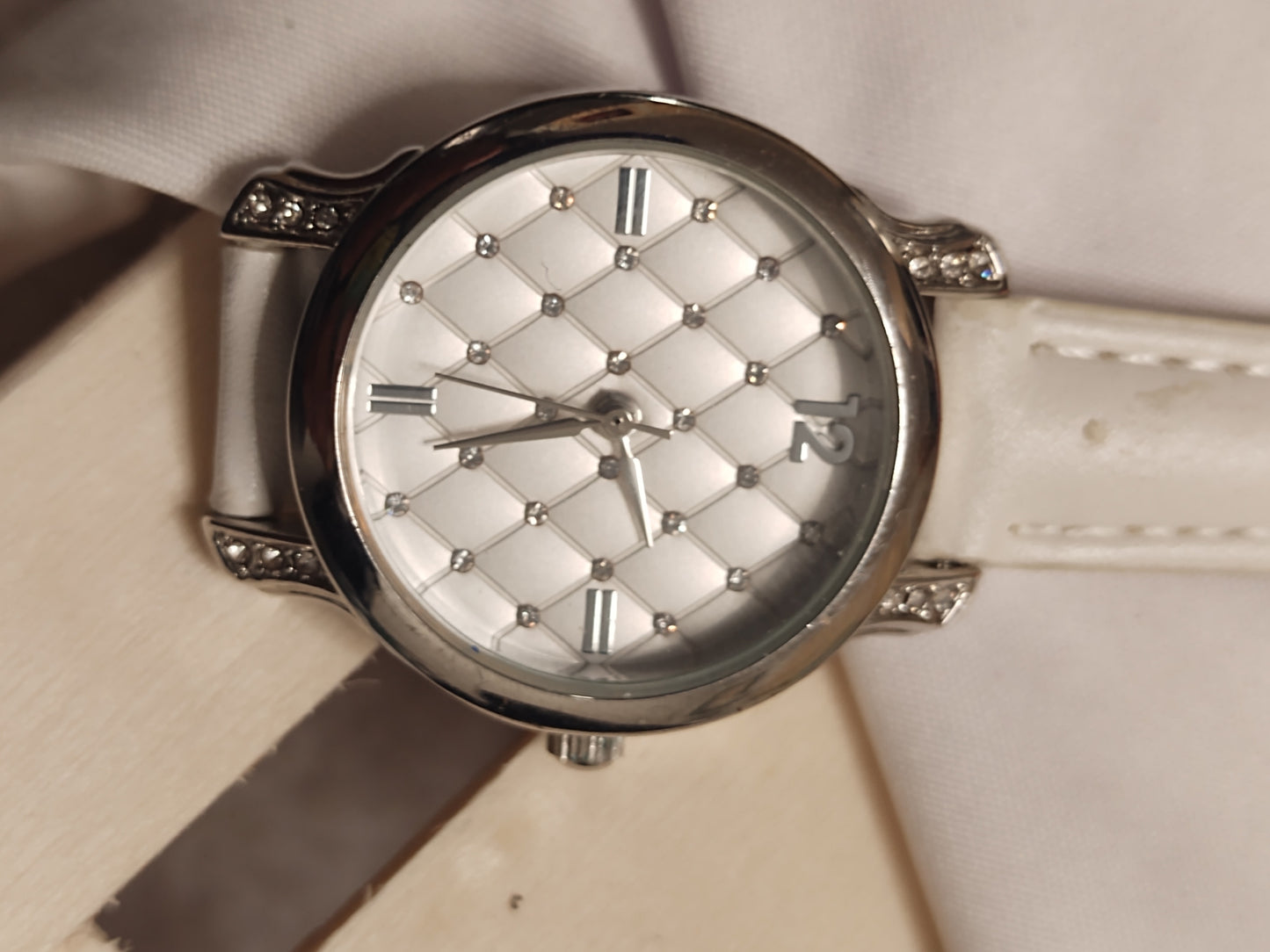 Pre-owned ladies quartz watch